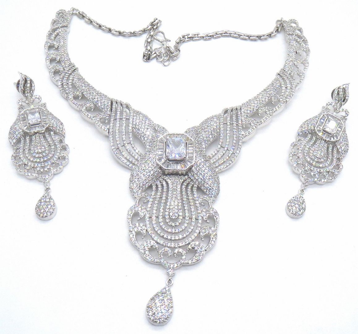 Jewelshingar Jewellery Rhodium Plated Colour Clear Necklace Set For Women ( 49529-nad )