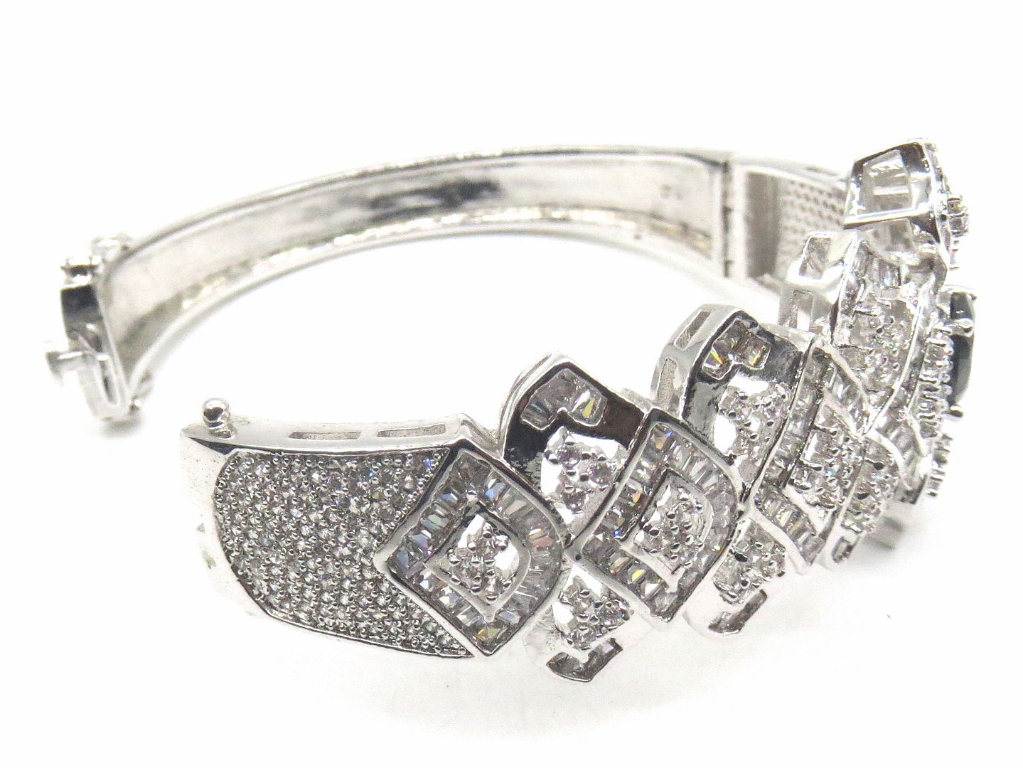 Jewelshingar Jewellery Black Bracelet For Women ( 54527BCD )