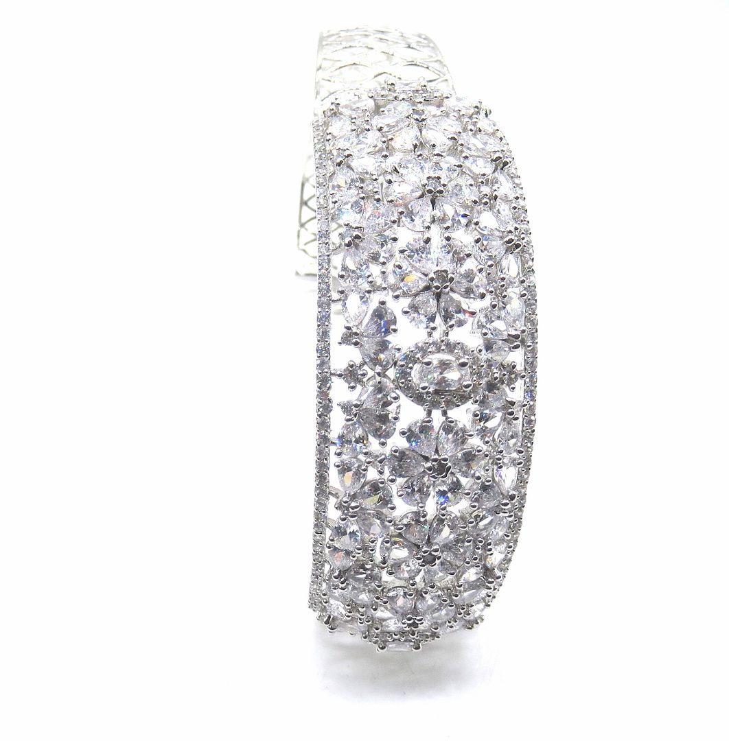 Jewelshingar Jewellery clear Bracelet For Women ( 54551BCD )