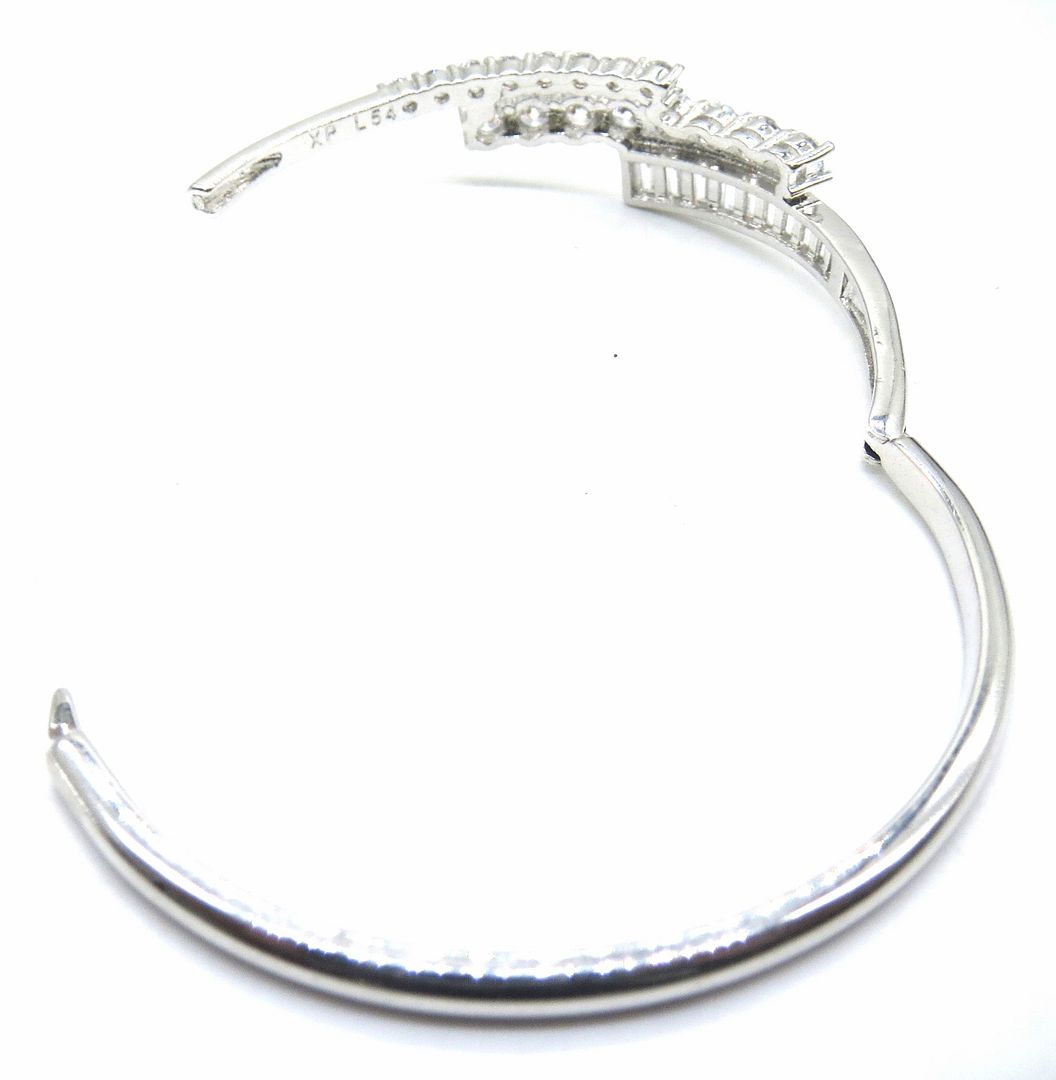 Jewelshingar Jewellery clear Bracelet For Women ( 54579BCD )