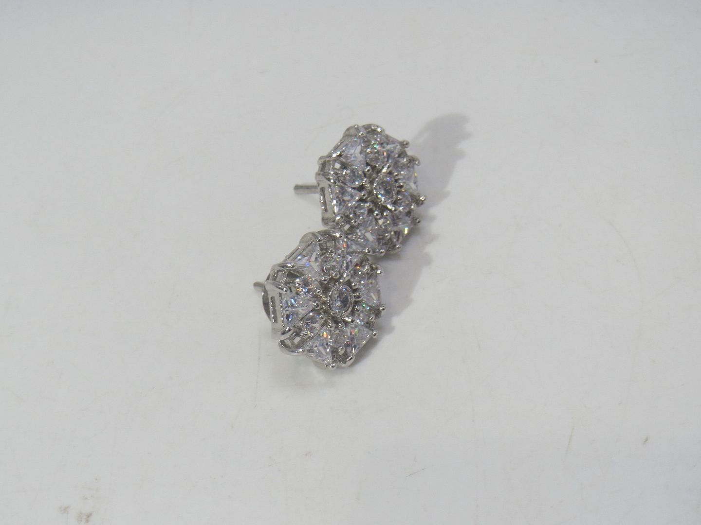 Jewelshingar Jewellery Silver Plated Diamond Earring For Women ( 61021GJT )