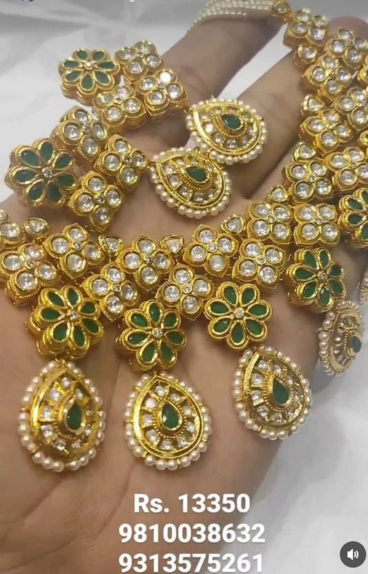 Kundan Necklace In Green Colour And Gold Plating By Chokerset NKWA0054