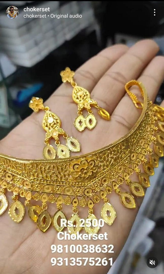 Gold Forming Necklace In Gold Colour And Gold Plating By Chokerset NKWA0238